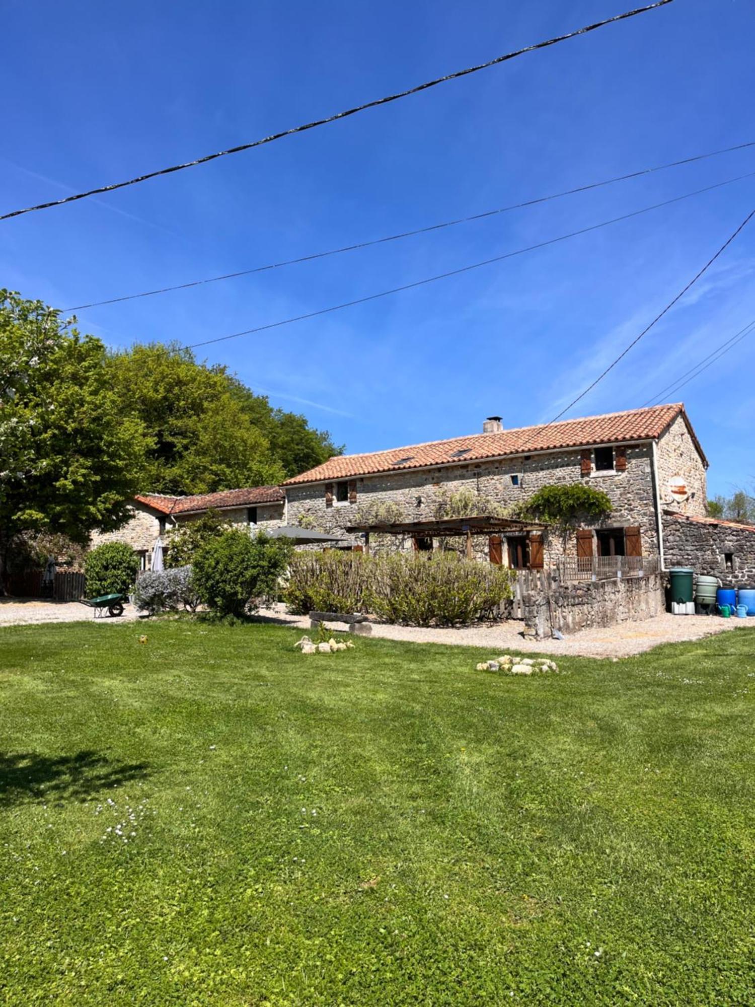 Villa Le Plantier2 Beaulieu-sur-Sonnette Exterior foto
